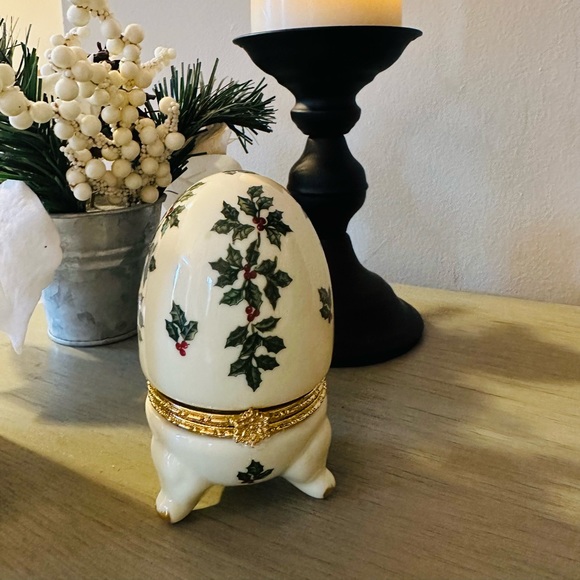Formalities by Baum Bros Other - VTG Formalities Baum Brothers Egg Shaped Porcelain Christmas Trinket Box